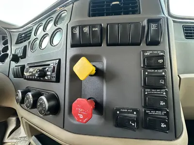 2016 PETERBILT 567 - view 18 of 41