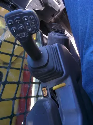 2025 CATERPILLAR 275 XE - view 11 of 18