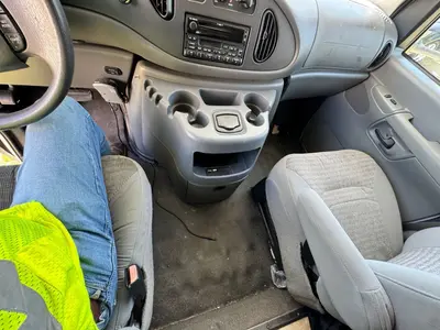 2004 FORD E350 FOUR WINDS RV - view 11 of 49