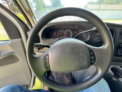 2004 FORD E350 FOUR WINDS RV - view 9 of 49