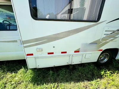 2004 FORD E350 FOUR WINDS RV - view 5 of 49