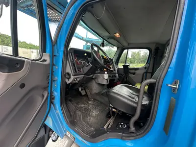 2015 FREIGHTLINER 114SD - view 10 of 27