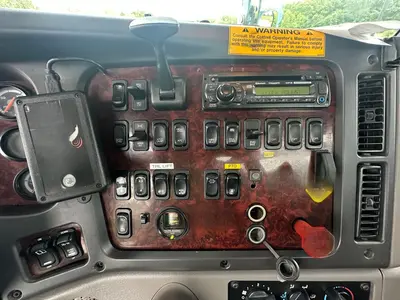 2015 FREIGHTLINER 114SD - view 11 of 27
