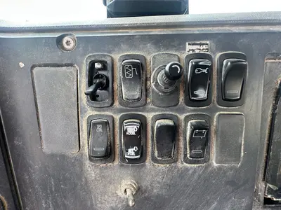 2017 MACK GRANITE GU813 - view 15 of 45