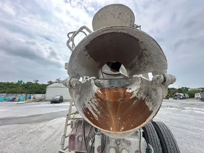 2017 MACK GRANITE GU813 - view 12 of 45
