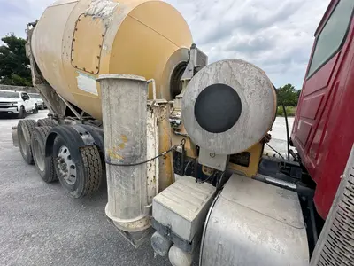 2017 MACK GRANITE GU813 - view 8 of 45