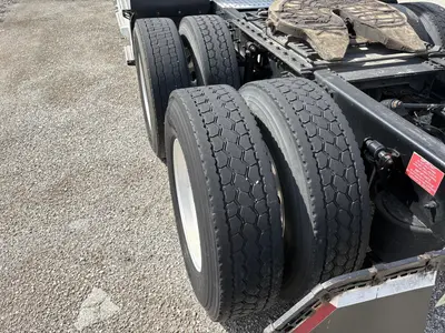 2016 VOLVO VNL64T300 - view 14 of 50