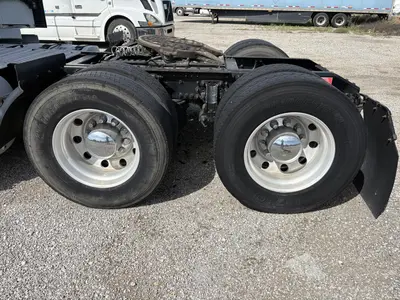2016 VOLVO VNL64T300 - view 15 of 50