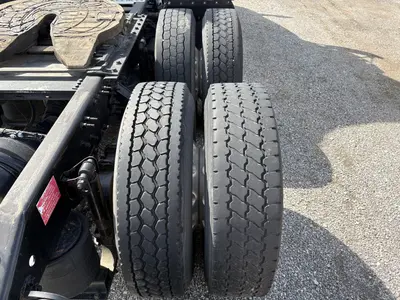 2016 VOLVO VNL64T300 - view 16 of 50