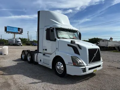 2016 VOLVO VNL64T300 - view 7 of 50