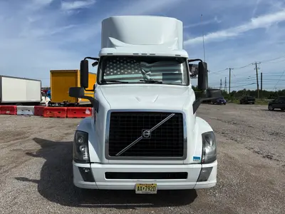 2016 VOLVO VNL64T300 - view 8 of 50