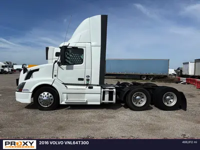 2016 VOLVO VNL64T300 - view 2 of 50