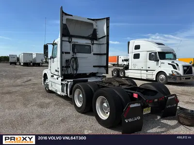 2016 VOLVO VNL64T300 - view 3 of 50