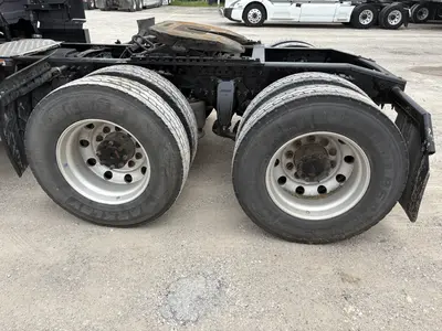 2018 FREIGHTLINER CASCADIA 126 - view 19 of 50