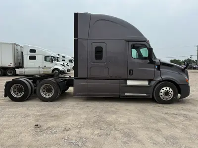 2018 FREIGHTLINER CASCADIA 126 - view 6 of 50