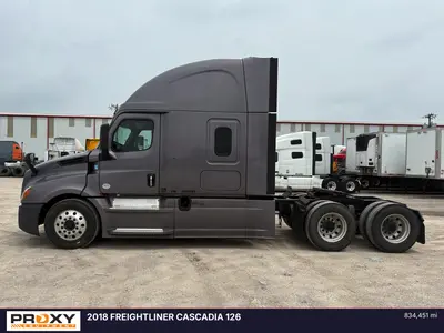2018 FREIGHTLINER CASCADIA 126 - view 2 of 50