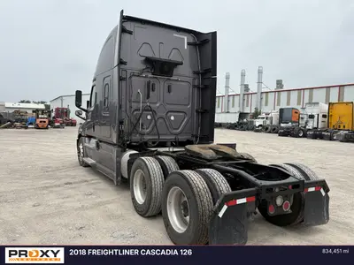 2018 FREIGHTLINER CASCADIA 126 - view 3 of 50