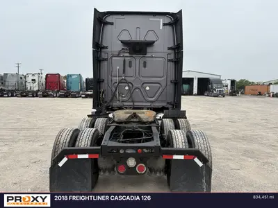 2018 FREIGHTLINER CASCADIA 126 - view 4 of 50