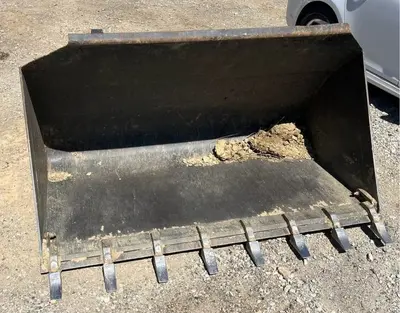 2023 KUBOTA R640 - view 15 of 21