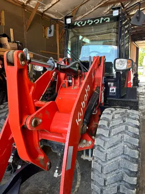 2023 KUBOTA R640 - view 11 of 21