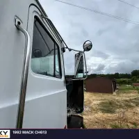 1992 MACK CH613 - view 2 of 32