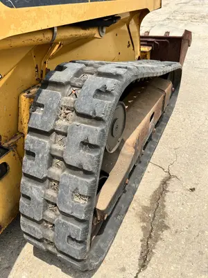 2007 DEERE 332 - view 11 of 27