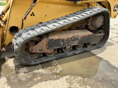 2007 DEERE 332 - view 12 of 27