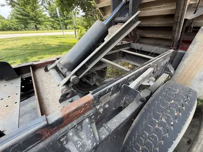 2001 CHEVROLET C7500 - view 12 of 24