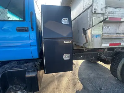 2001 CHEVROLET C7500 - view 9 of 24
