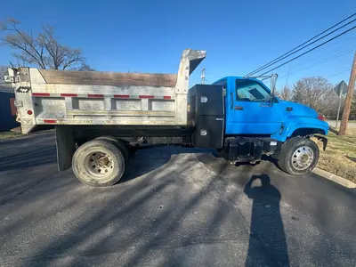 2001 CHEVROLET C7500 - view 8 of 24