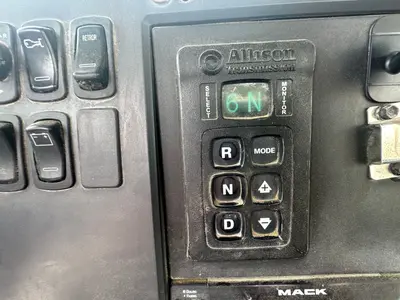 2017 MACK GRANITE GU813 - view 20 of 46
