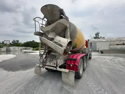2017 MACK GRANITE GU813 - view 10 of 46