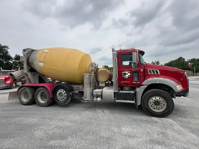 2017 MACK GRANITE GU813 - view 5 of 46