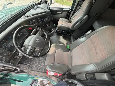 2019 Volvo VNL - view 11 of 32