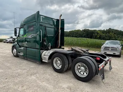 2019 Volvo VNL - view 8 of 32