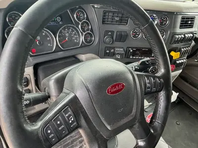 2022 PETERBILT 579 SLEEPER - view 15 of 31