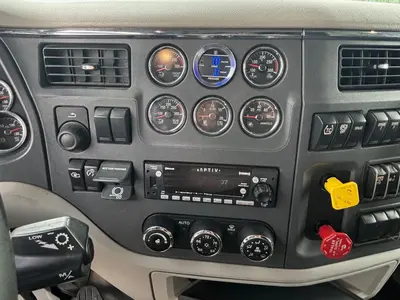 2022 PETERBILT 579 SLEEPER - view 19 of 31