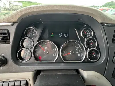 2022 PETERBILT 579 SLEEPER - view 13 of 31