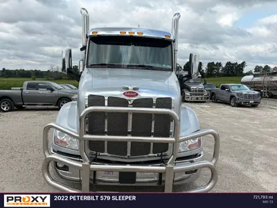 2022 PETERBILT 579 SLEEPER - view 4 of 31