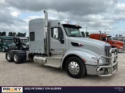2022 PETERBILT 579 SLEEPER - view 3 of 31