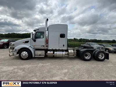 2022 PETERBILT 579 SLEEPER - view 5 of 31