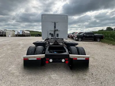 2022 PETERBILT 579 SLEEPER - view 10 of 31