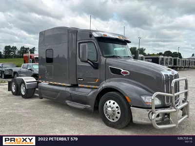 2022 PETERBILT 579 - view 2 of 31