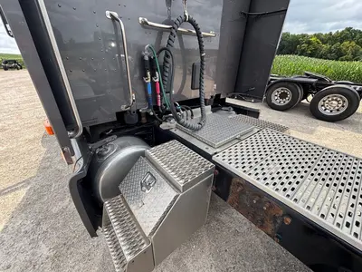 2022 PETERBILT 579 - view 10 of 31