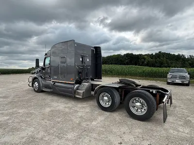 2022 PETERBILT 579 - view 9 of 31