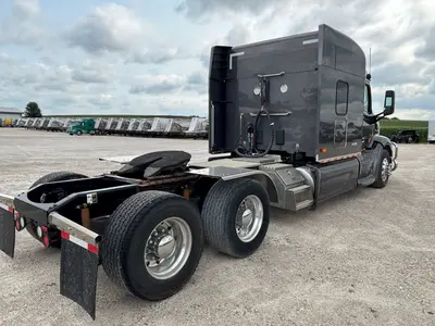 2022 PETERBILT 579 - view 11 of 31