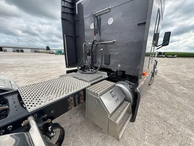 2022 PETERBILT 579 - view 8 of 31