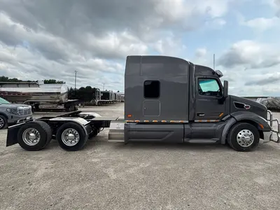 2022 PETERBILT 579 - view 7 of 31