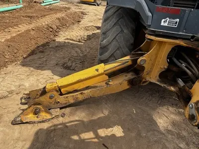 2015 Deere 310SL - view 19 of 28