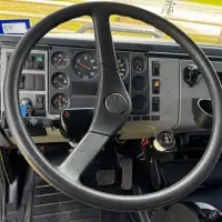 1999 FREIGHTLINER FL60 - view 10 of 39